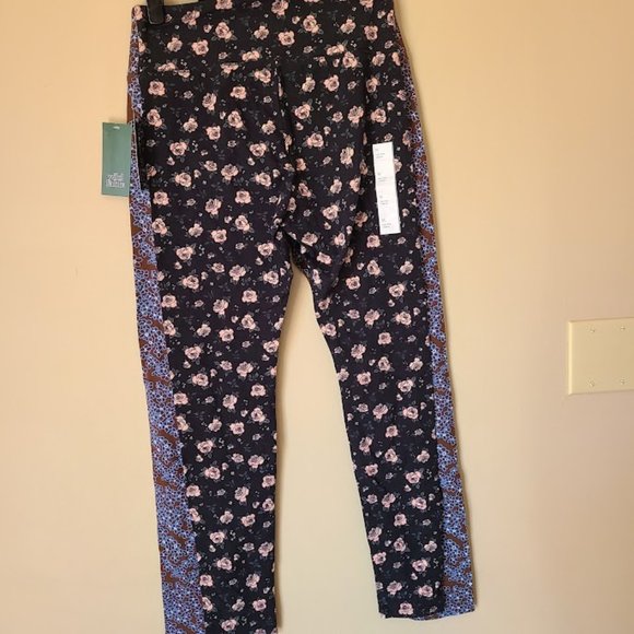 wild fable Pants - 2 Pairs Of Floral Leggings Wild Fable Size M